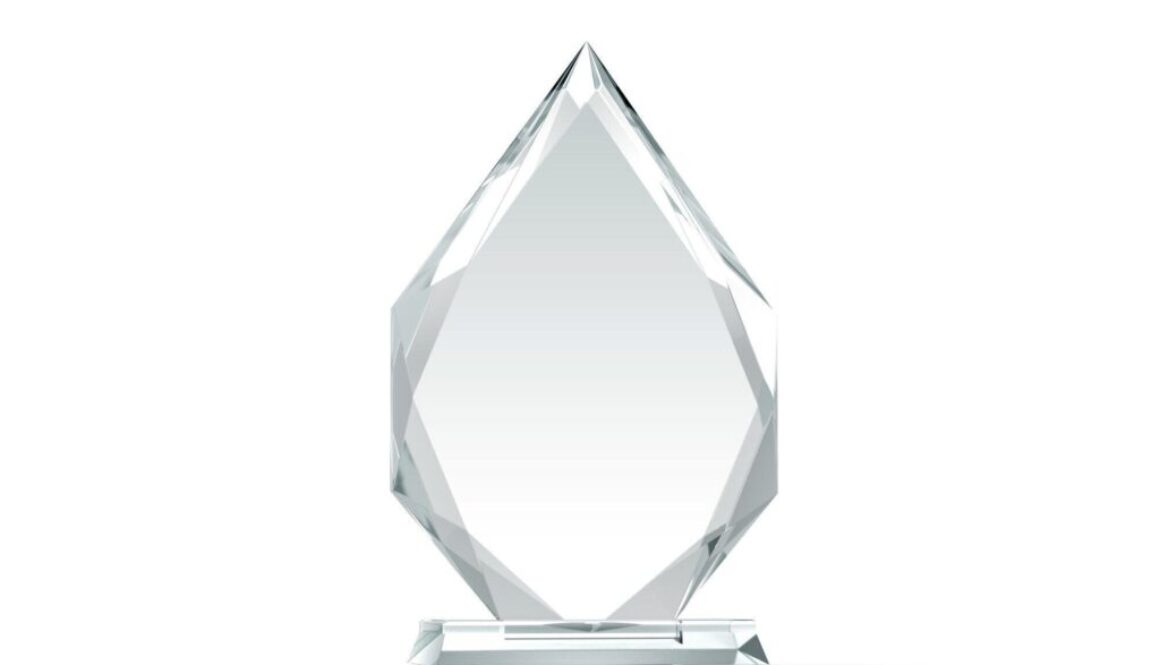 Blank-arrow-shape-glass-trophy